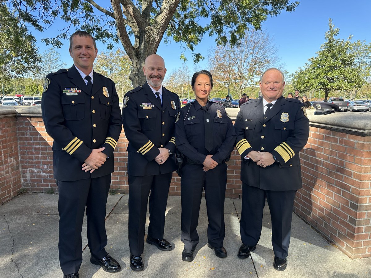 CityofUAPolice's tweet photo. CONGRATS! ๐ Officer Julie Wilkes recently graduated from the Westerville Police Academy as part of Recruit Class #3. Up next, she will begin field training with @CityofUAPolice, putting her 24 weeks and 900+ hours of academy training into action! #UAPD #UpperArlington https://t.co/FN7naMEant