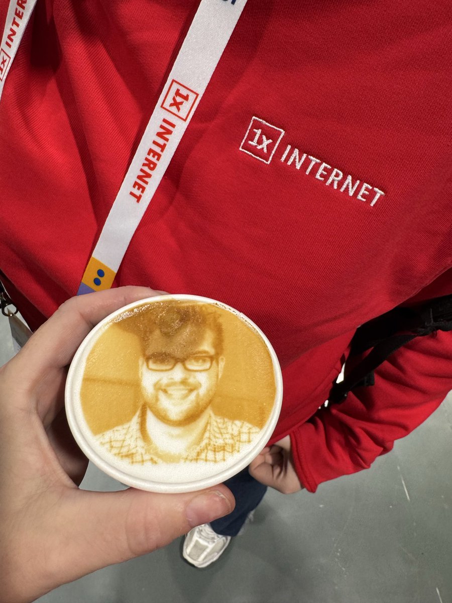 1xINTERNET's tweet image. Double #Dries at #Driesnote 🙌