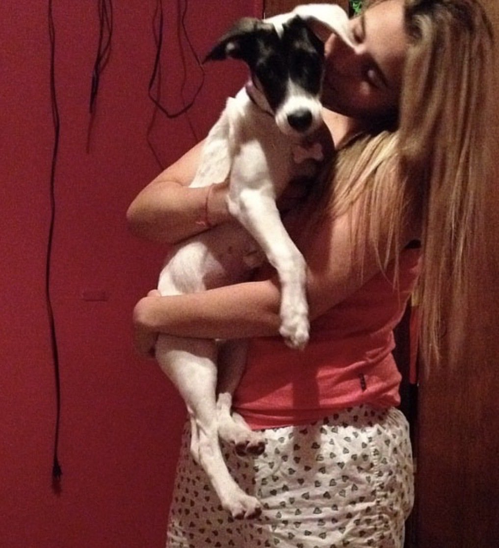 En el laburo tomo decisiones complicadas todos los días. Pero jamás tuve una tan difícil como la de dejarte ir.
Te amo y me vas a hacer mucha falta Simonita ❤️‍🩹