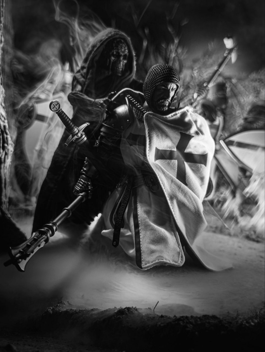 toyetic40s's tweet photo. “Are you ready?”

“I must confess I am not…”

#MasqueOfTheRedDeath #Death #SirEnoch #MythicLegions #FourHorsemenStudios #SpookySeasonToyPics #ACTIONFIGURES #ActionFigurePhotography #ToyPhotography https://t.co/7LeXy39C8D
