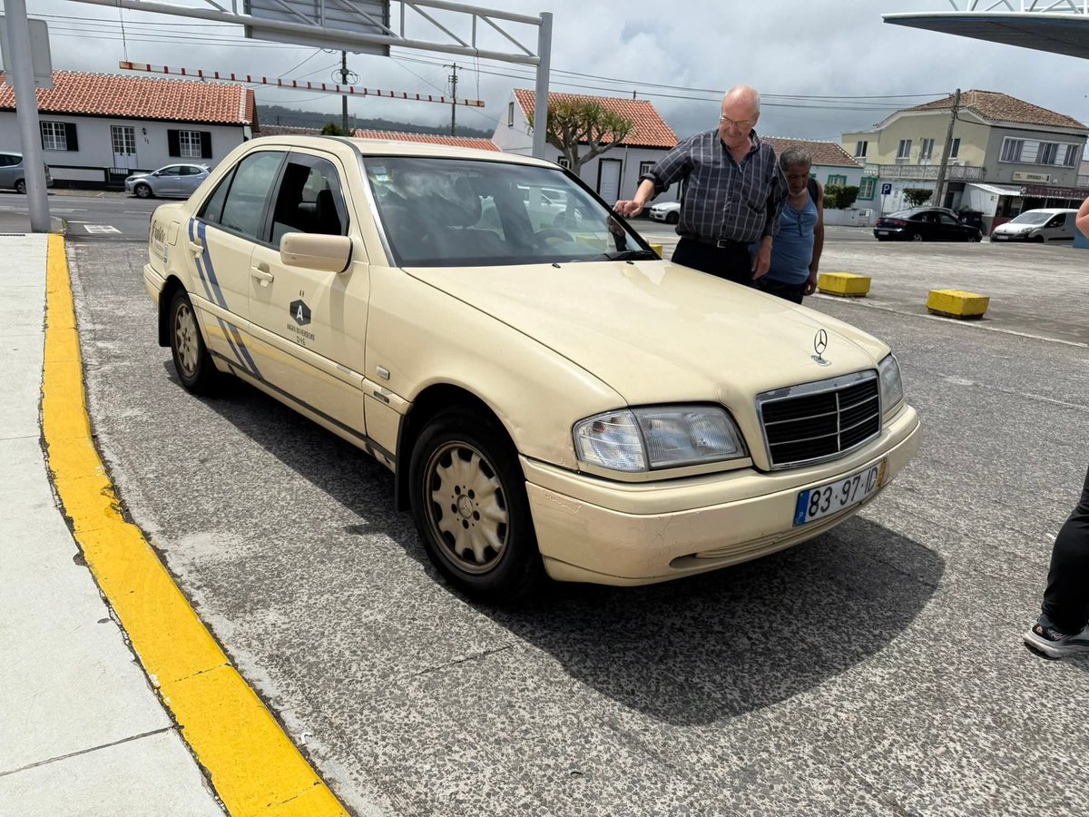 Mileage_impo's tweet image. Mercedes-Benz C200D 🚕 with 1,423,806 km (884,712 miles) on the clock.
Full service history.
Original engine and transmission.