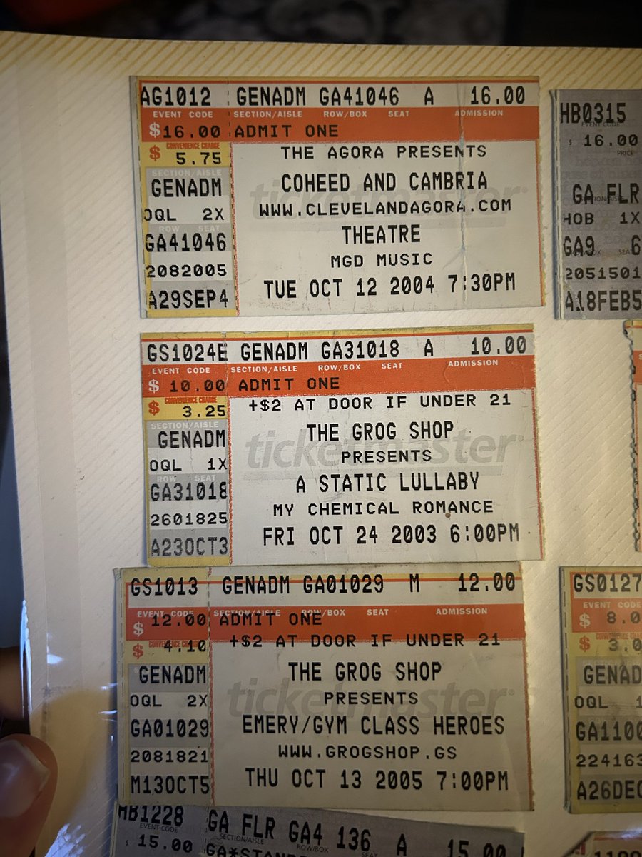 sluethfoot's tweet photo. Can’t believe I saw my chemical romance, fall out boy and the used for all under 20 dollars take me back ahhhh https://t.co/0JUEFLoCCo
