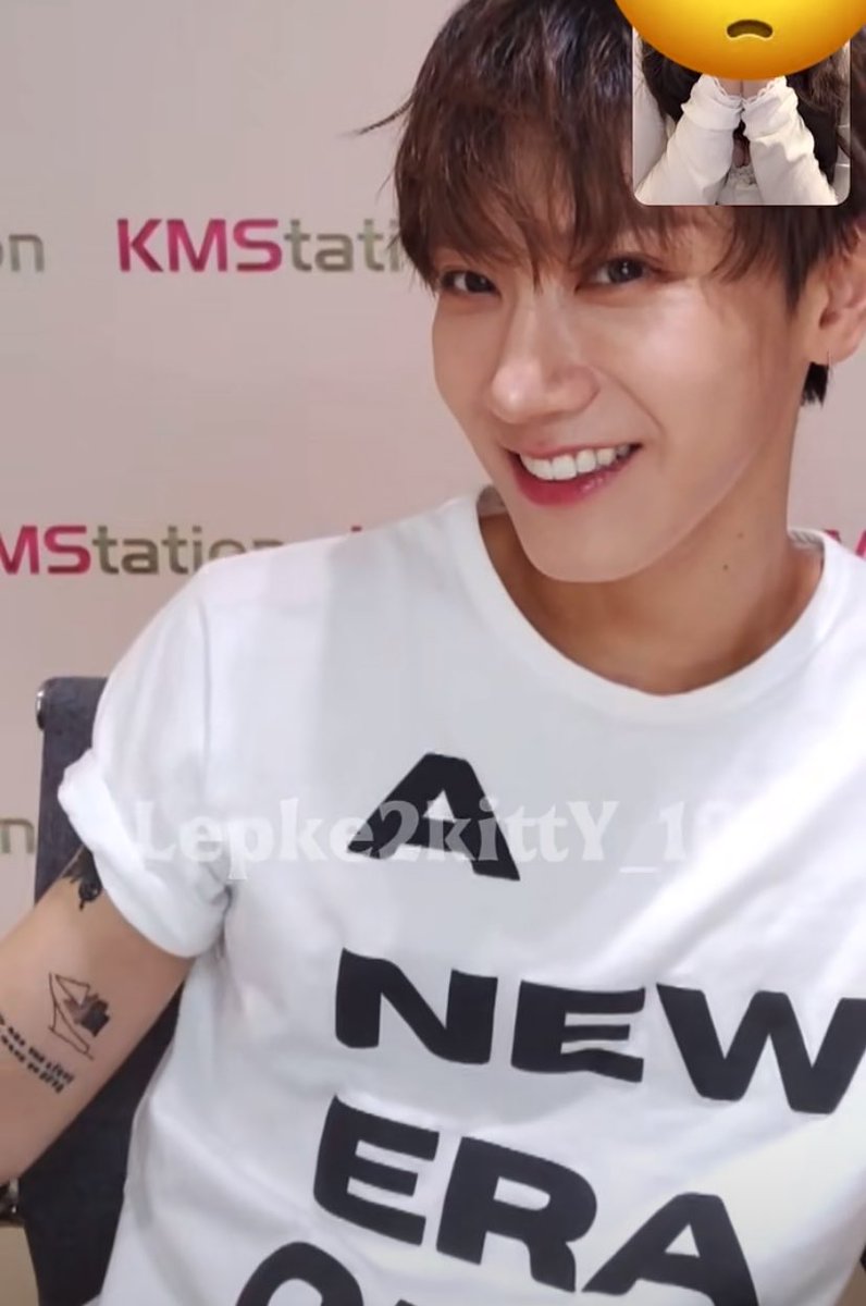 his new tattoo 😭💜