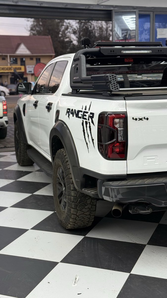 Did roof wrap to this ford you sold 3weeks ago