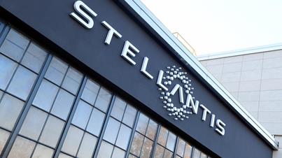 classcnbc's tweet image. #Stellantis, il Ceo Antonio Filosa richiama un altro Marchionne boy: l’italiano Mauro Pino, ex Fiat e Chrysler, torna in azienda per rilanciare gli impianti produttivi Usa. Si tratta di un altro manager scuola Marchionne come Cappellano e Ciancia: tinyurl.com/2xxnsx6f