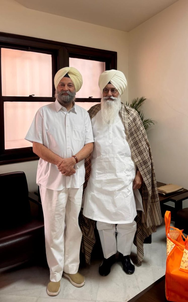 Had the blessed opportunity to meet Baba Gurinder Singh Ji of Radha Soami Satsang Beas, who continues to work for the welfare of humanity.

Extended a heartfelt invitation to him to visit Sri Anandpur Sahib for 350th Shaheedi Diwas of Dhan Dhan Sri Guru Teg Bahadur Sahib Ji. 🙏🏻