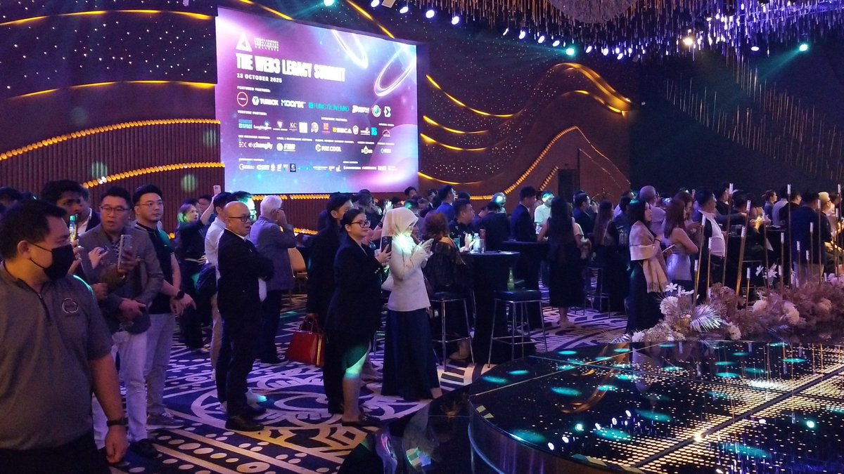 stratusmax's tweet image. Thank you to #IBOMALAYSIA for Hosting #FunctionLand at IBO Malaysia Grand Launch WEB3 Summit at #ConfettiKL, #KualaLumpur  #Malaysia on 0ct 13th, 2025.

#DEPIN #IOT  #Ai  #Web3 #eth #base #crypto #blockchain  #cloudstorage #Decentralize 
#multichain