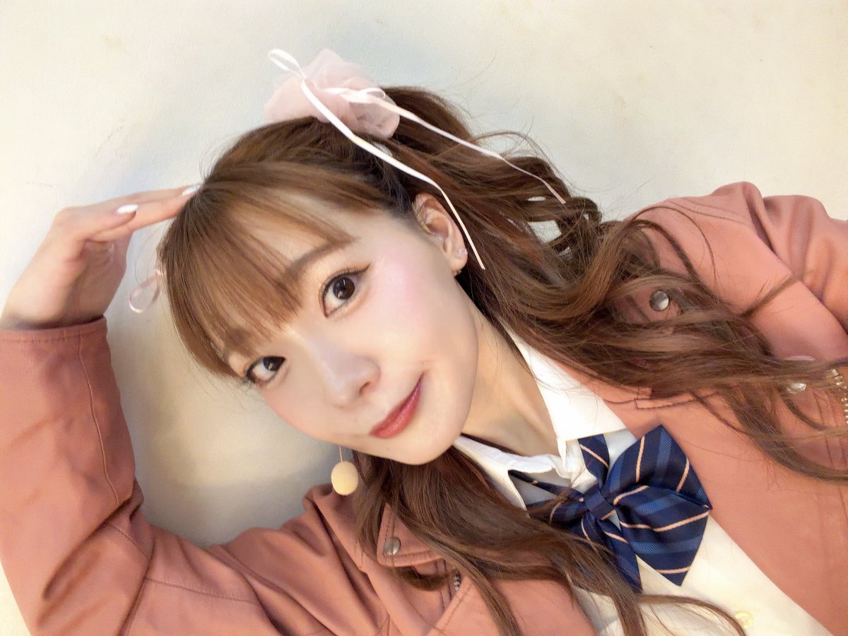 朗読演劇「図書委員界」
全6公演ありがとうございましたっ。

生駒ちゃんの想いを受け取って
全力で全身で演じました
八神桃華として。

この作品を通して
そして素敵なキャストの皆様
観劇してくれた皆様と出会えた事に
とっても嬉しく思ってます。

ありがとうございました。

八神桃華役 斉藤朱夏