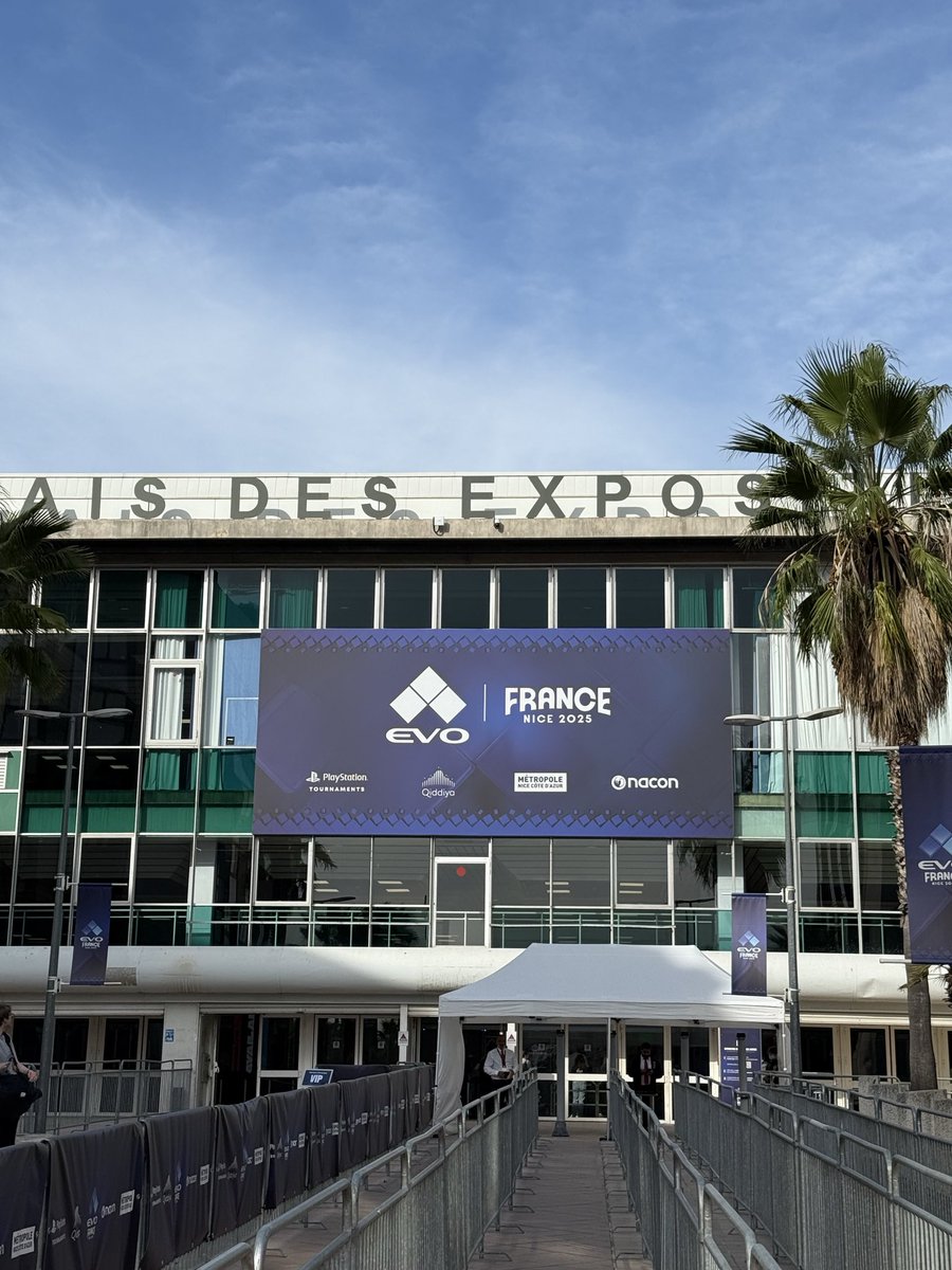 Mystho_JVMS's tweet photo. Premiere lan à @Evo_France et déjà envie de la prochaine. J’ai même eu le droit à un passage en stream pour #GGST C’était fou ! #EvoFrance2025 Et merci à @THEMIXUPLyon pour le tournoi #2XKO incroyable ! https://t.co/T2EmwIZie6
