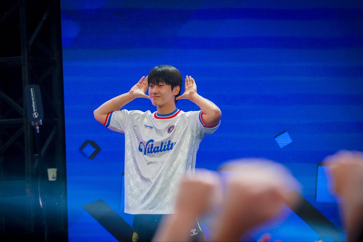 Jeondding_tk's tweet photo. I'm going back to Korea now.
I will come back to listen to your shouts. My 2nd hometown France was so much fun. See you next time EVOFrance🇫🇷 https://t.co/PeTDxh66iD