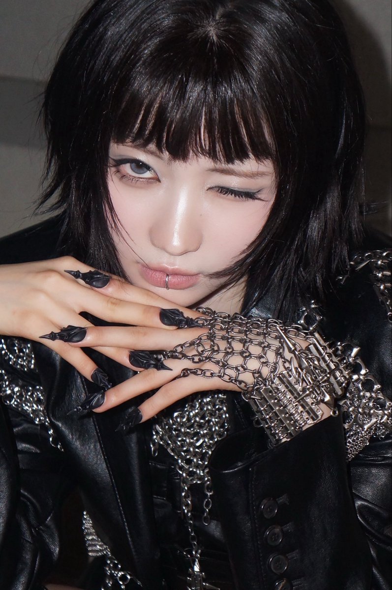 #ENAMIASA WEVERSE UPDATE 🖤

#아사 #ASA #ENAMIASA #アサ