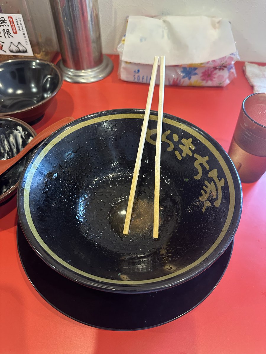 satokick's tweet photo. 隠れミッキー全開な週1ラーメン@とらきち家。いやー全部旨くてやばかった😁夢中で食べて、気が付けば今日も完飲完食笑　ごちそうさまでしたー😋 https://t.co/cTlCYNRQp1