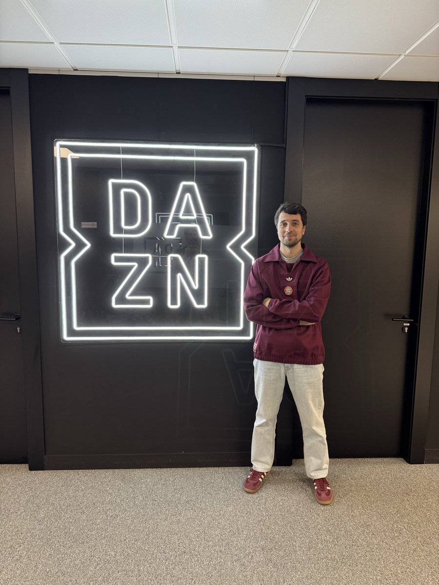✏ DEL ANONIMATO A SER UNA DE LAS VOCES DEL 🏀 EN APENAS 2 AÑOS.
➡️ Sergio Martínez (<a href="/2Colegas/">🏀 2 Colegas by Sphera Sports</a>): "Cuando DAZN te dice que te quiere como comentarista es un shock".
✅ El partido que ha marcado su vida: "La hoja de ese partido la guardaré siempre". 👇👇
jgbasket.net/sergio-martine…
