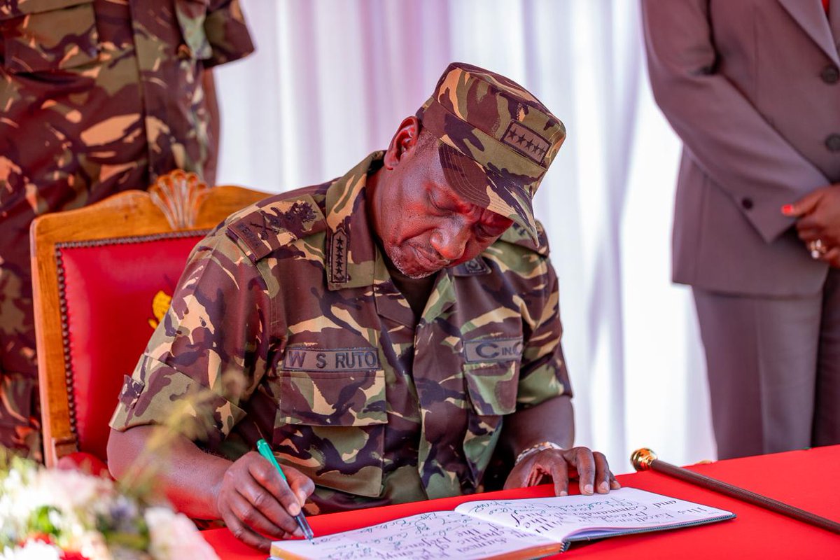 MuchiriGichuri's tweet image. President William Ruto has arrived at Moi Barracks in Eldoret, where he is presiding over the Kenya Defense Forces Day celebrations.
#KDFDay brings together top military commanders, government officials, and dignitaries to honour the bravery, sacrifice, and service of Kenya's…