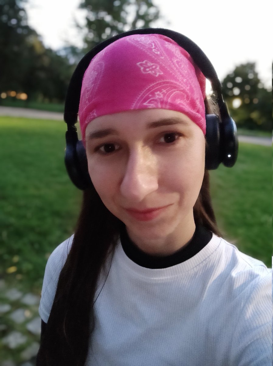 Včera další tři kilometry poklusem. Jenom vytrvat a za chvíli ze mě bude zase běhna.