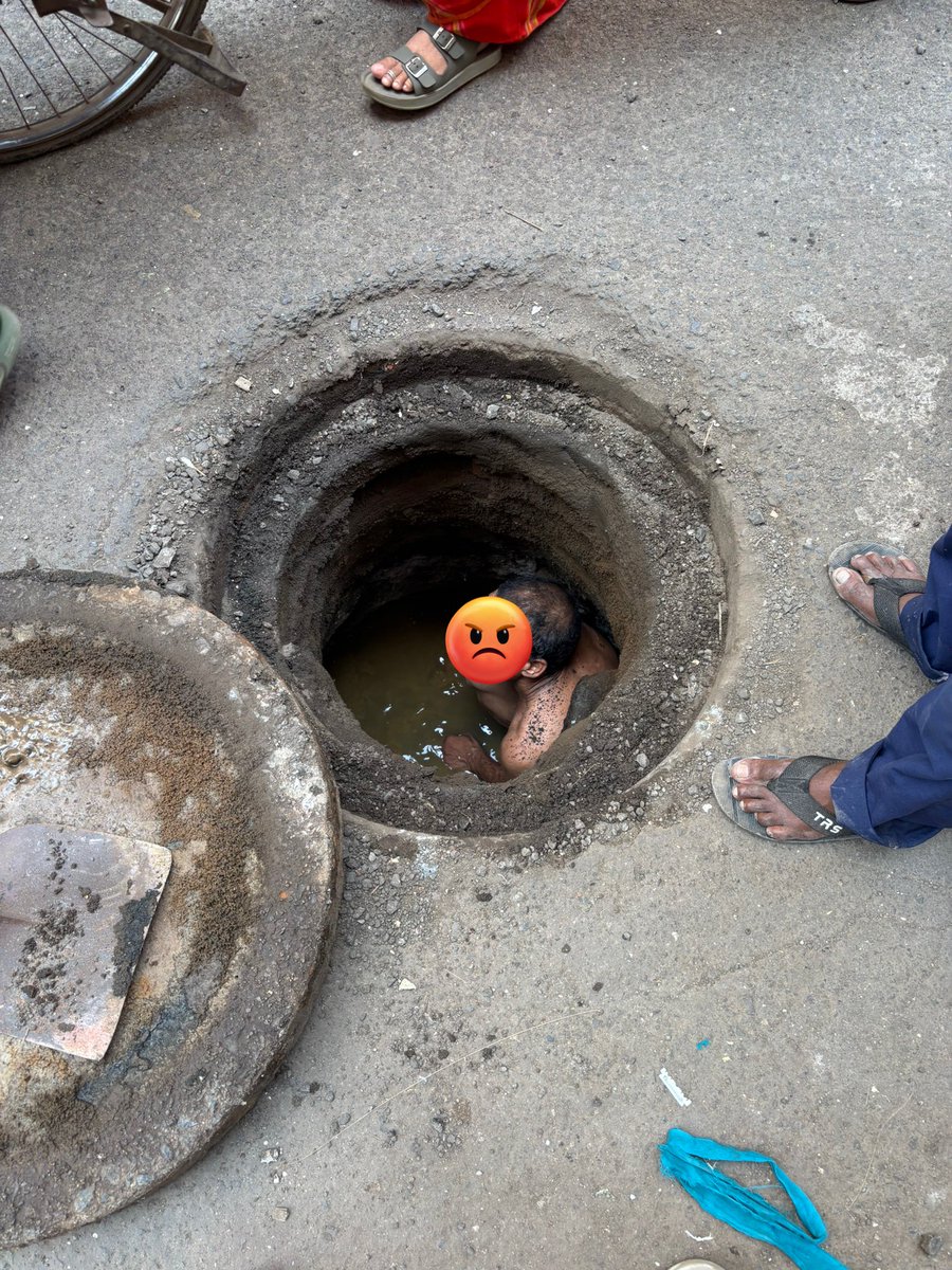 PramodMahajanMP's tweet image. “Smart City” they say — but when the basics aren’t fixed, what’s really smart about it? How do we become Viksit Bharat this way? 🤷‍♂️🇮🇳
@MoHFW_INDIA @NMMConline @NMMCCommr  @CMOMaharashtra #स्मार्टसिटी @NaviMumbaiCity #StopManualScavenging