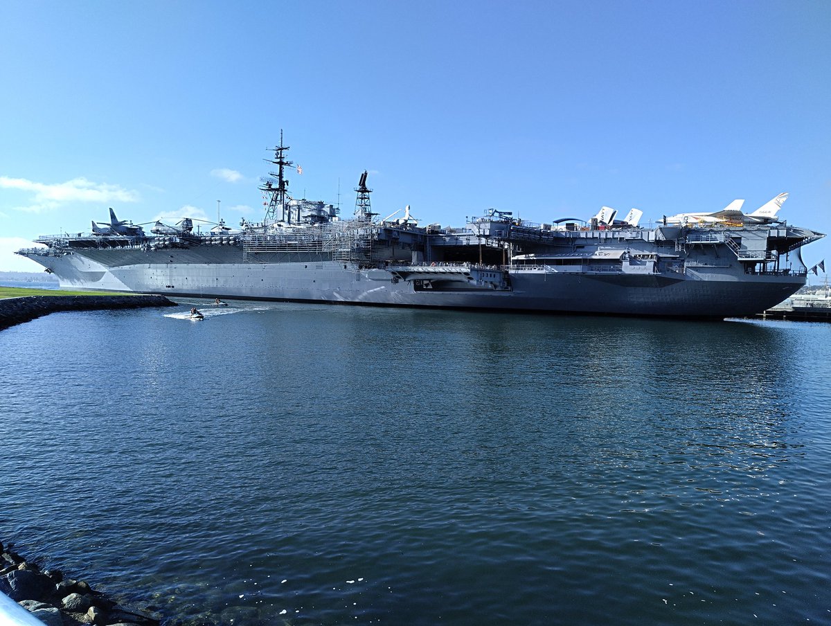 So amazing to go around the USS Midway Museum. Launched in 1945 the world's biggest aircraft carrier is now decommissioned. Now open to the public with wonderful US Navy veterans telling their own stories to visitors.
