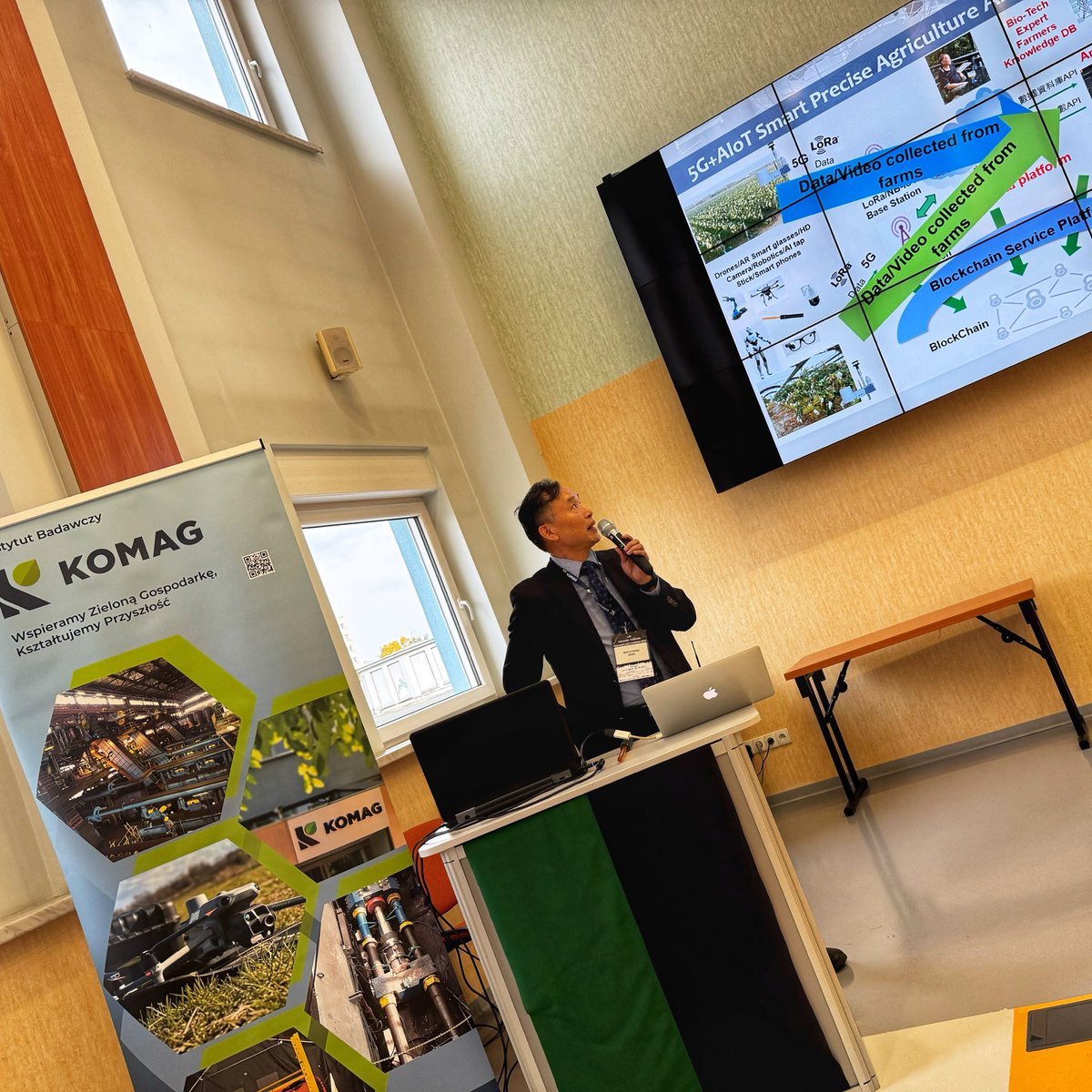 McGramat's tweet photo. Prof. #HuangNenFu z tajwańskiego #STUST otwiera właśnie Polsko 🇵🇱 Tajwańskie 🇹🇼 Forum Technologiczne w @ItgKomag w @Miasto_Gliwice
Brawo‼️
@CYFRA_GOV_PL https://t.co/qeZWkj6m2v