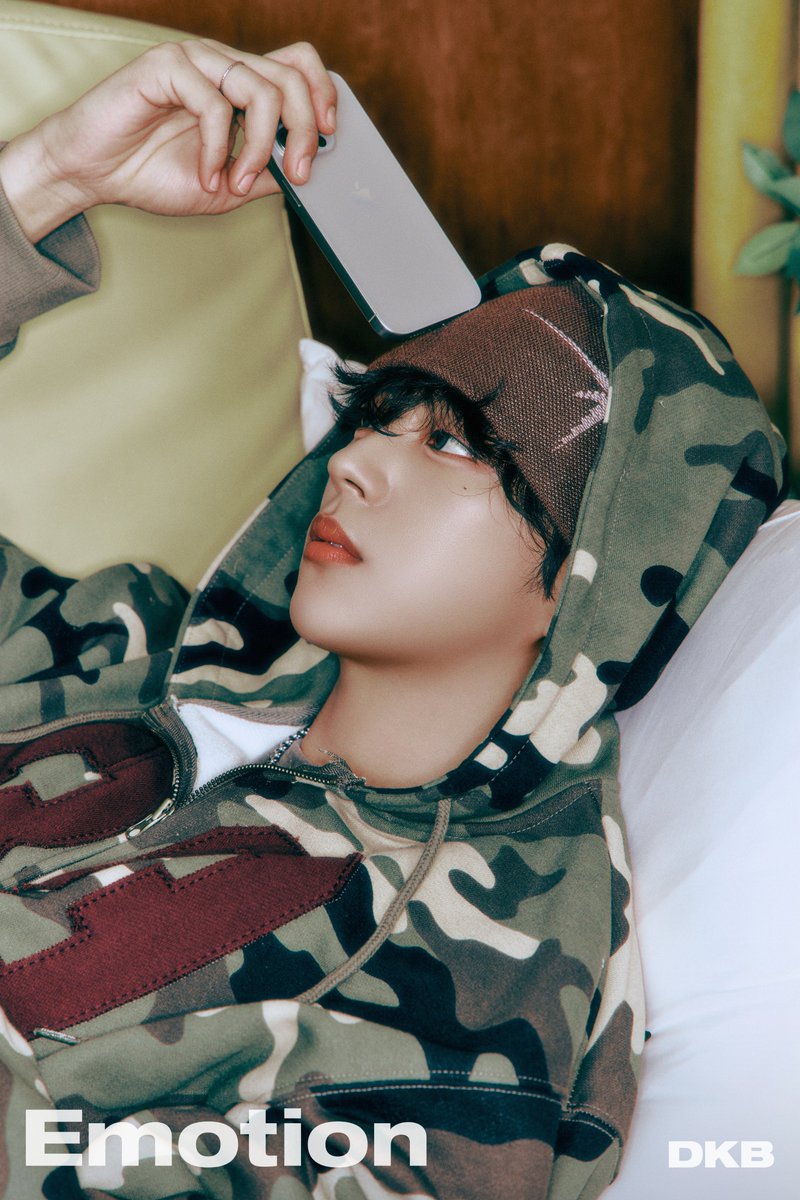 DKB_BRAVE's tweet photo. 𝙳𝙺𝙱 𝚝𝚑𝚎 𝟿𝚝𝚑 𝙼𝚒𝚗𝚒 𝙰𝚕𝚋𝚞𝚖
[𝗘𝗺𝗼𝘁𝗶𝗼𝗻]

𝖢𝖮𝖭𝖢𝖤𝖯𝖳 𝖯𝖧𝖮𝖳𝖮 𝙼𝚒𝚜𝚌𝚑𝚒𝚎𝚏 𝚟𝚎𝚛.
#D1 #디원 

2025.10.23. 6PM (KST)

#다크비 #DKB #Emotion #Irony 
#20251023_6PM https://t.co/Cj8vjntB0O