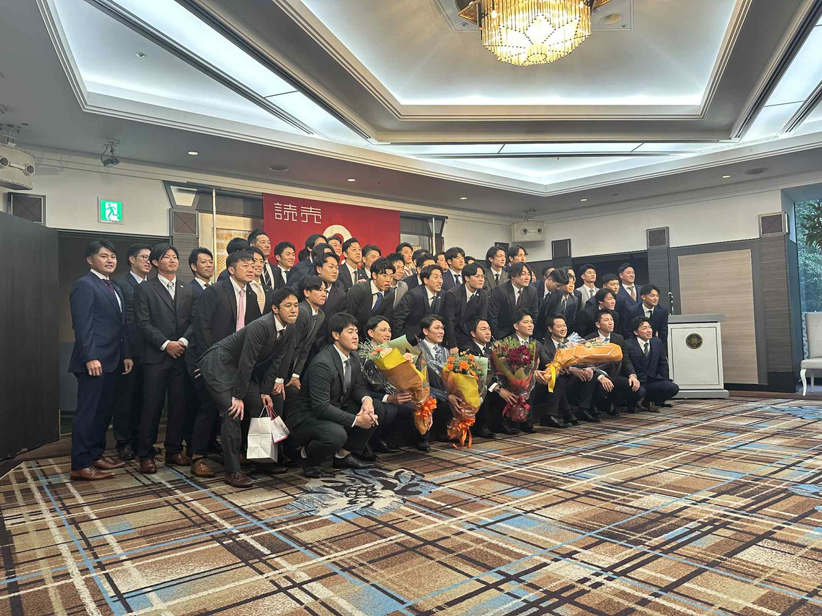 長野久義選手の引退記者会見には、サプライズでたくさんのチームメイトが駆け付けました！

#新風 #ジャイアンツ #長野久義