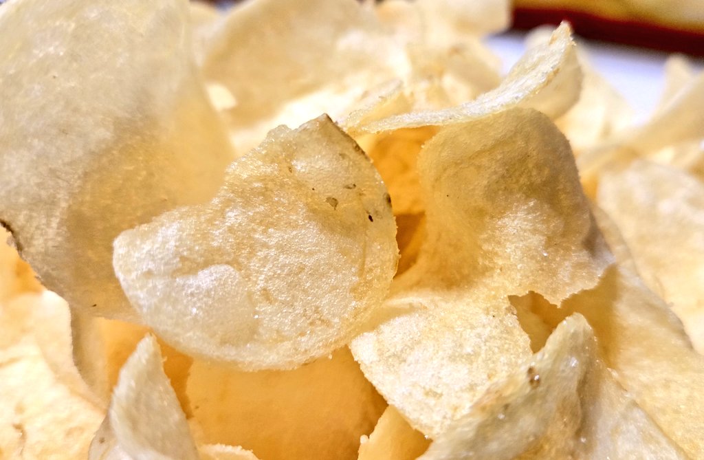 【ポテトチップス ハッピーターン味】
購入価格193円 355kcal
4.5
これはめちゃうま！
このあまじょっぱさはくせになりそう
思っていたほど甘くなく
パリッパリッと噛むごとにあまじょっぱさとポテト本来の旨味甘みも感じられ
いつの間にか全部なくなってた