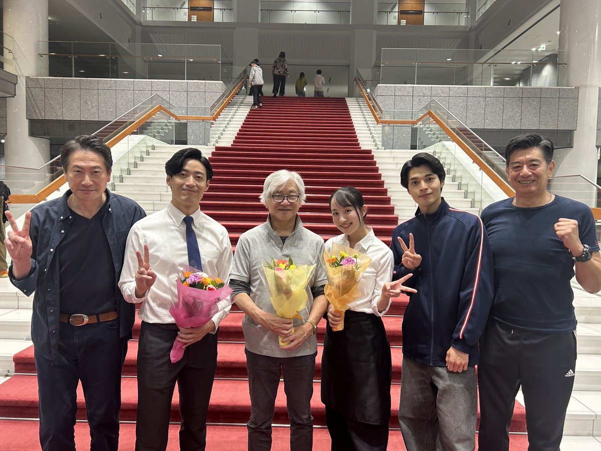 tajikarao's tweet image. 昨日、縦型ショートドラマ『総理のディナーは私が！（仮）』撮り終えた！TikTok 1話2分の濃厚風刺コミカルタッチ、キャストとガチンコで作り上げた🔥 ３カメ撮りが光った現場。次作のオリジナル企画は、スタッフ募集も近日公開！ 興味ある人はDM！ #ショートドラマ #映像制作 #映画監督