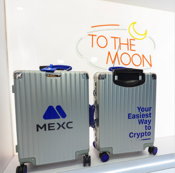 MEXC_DE's tweet photo. Koffer gepackt – nächster Halt: To the Moon 🚀
Schließt du dich uns an – oder wohin geht deine nächste Reise?
👇Lass es uns in den Kommentaren wissen!
#ToTheMoon #MEXCCommunity #KryptoDeutschland https://t.co/A0gm9Dak3X