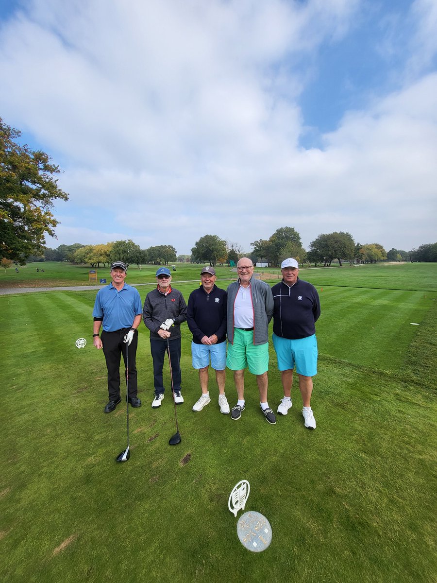 Sunday saw the conclusion of two major mens knockouts finals.The mens Fitzgeorge final, Michael Woodhead played David Phillips, winner was Michael Woodhead.
The Tyros, Clive Studd versus Ian Muir. Winner Clive Studd on the 19th! Many thanks to generous sponsor Nigel Gills 👏