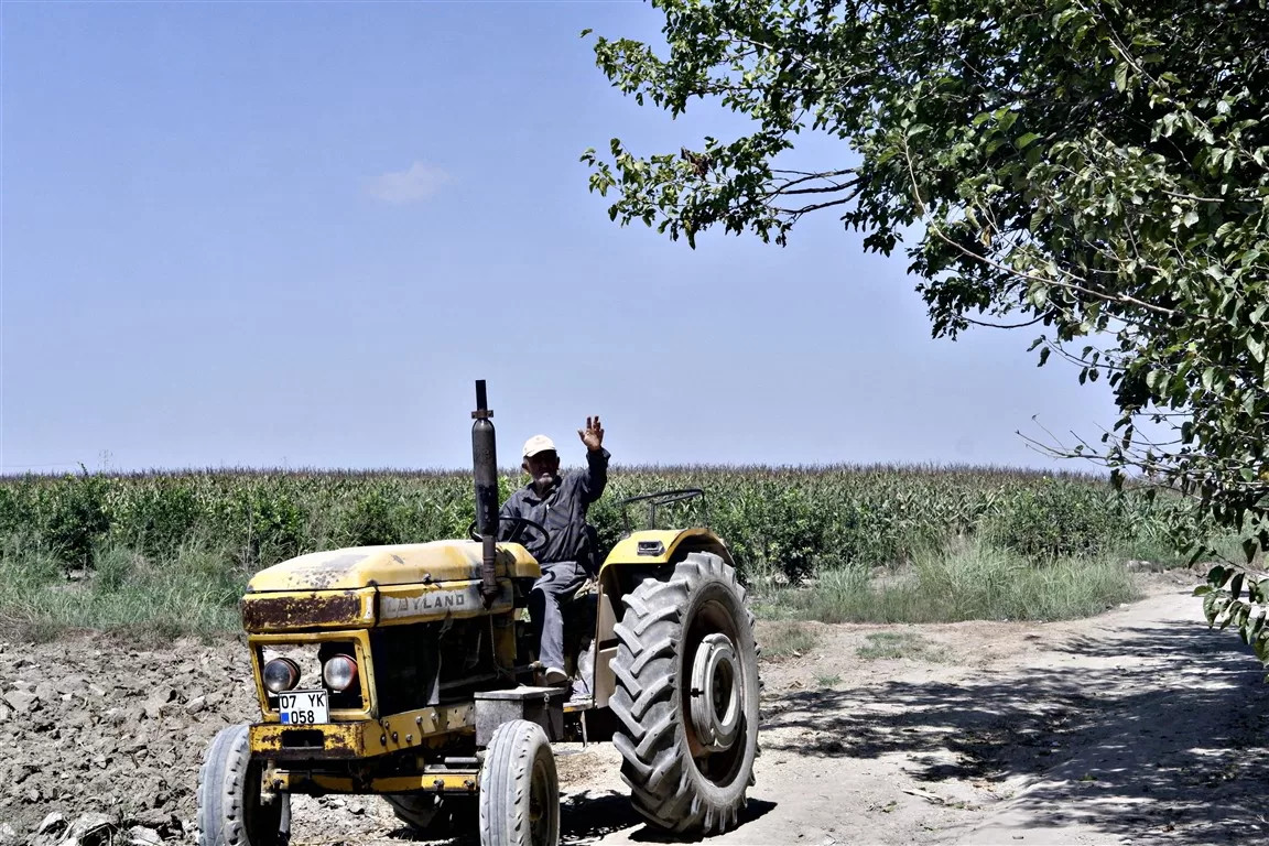 KarasabanNet's tweet image. Türkiye’de çiftçilerin bankalara olan borcu 1 trilyon TL’yi aştı, küçük  aile işletmeleri yok olma tehlikesiyle karşı karşıya. Konuya ilişkin  Çiftçi-SEN Genel Başkanı Ali Bülent Erdem açıklamalarda bulundu. 
karasaban.net/kucuk-ciftcile…