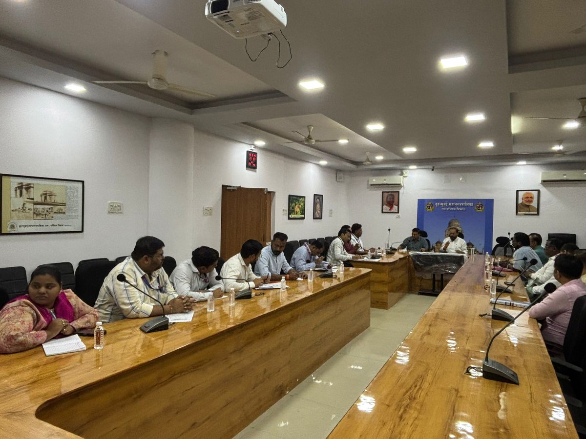 TukaramKate's tweet image. चेंबूर येथील ओल्ड बॅरेक रोड विकास प्रकल्प आणि त्या रस्त्याशी संबंधित स्थानिक समस्या यावर सविस्तर चर्चा करण्यासाठी आज मी चेंबूर वॉर्डचे अधिकारी श्री. भोसले साहेब यांची भेट घेतली.

#Tukaramkate #OldBarrackRoadProject #ChemburDevelopment #InfrastructureGrowth #RoadImprovement