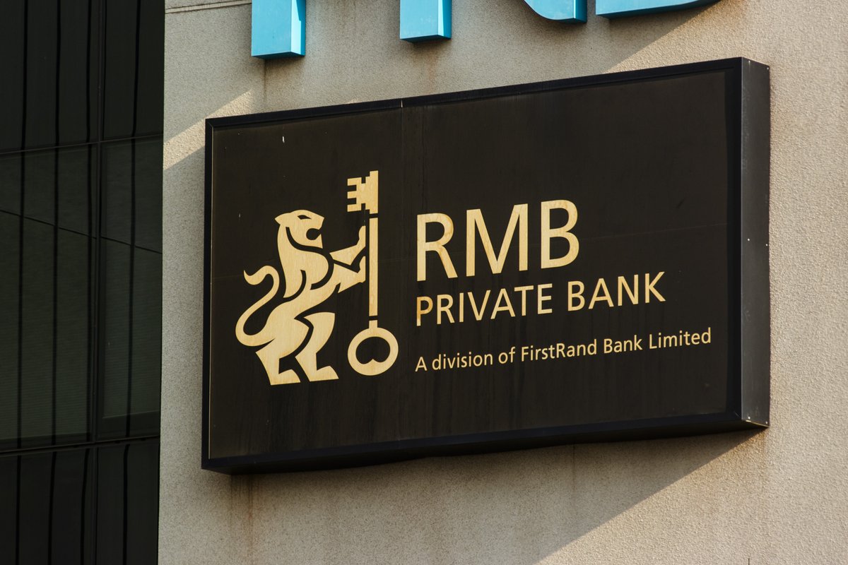 尋求融資】阿聯酋的沙迦政府尋求首筆人民幣銀團貸款https://t.co/zLxpezqhf6  阿聯酋的一個酋長國即將敲定其歷來首筆人民幣銀團貸款。現在中東實體越來越多地向亞洲的銀行尋求融資。據知情人士透露，阿聯酋七個酋長國之一的沙迦政府財政部正在尋求一筆高達4億美元等值的  ...