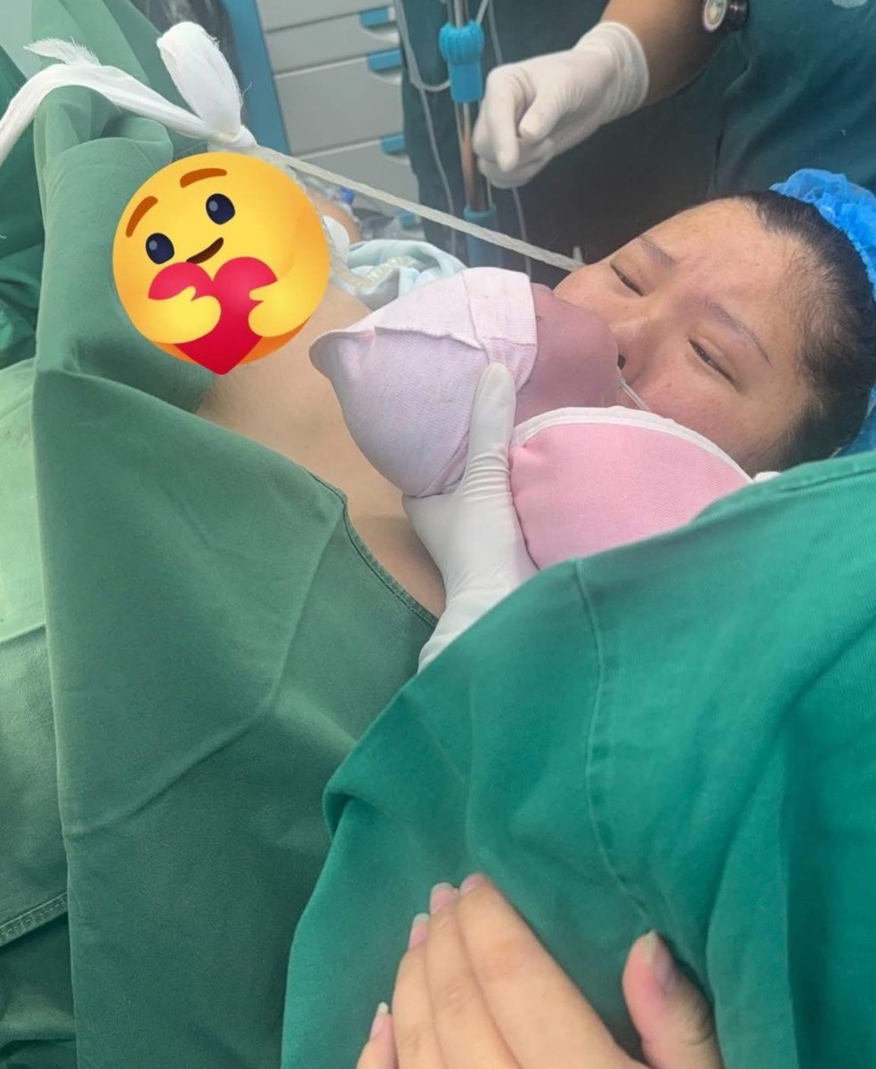 За миний зургийг дараарай гэж байгаад л пост хийдэг байх даа хөөрхий. Ийм үед зураг пост хийхтэй манатай л баймаарын эргүү дидаанууд шүү. Нэлээн хурц хэлбэрийн сэтгэцийн өвчин шүү энэ