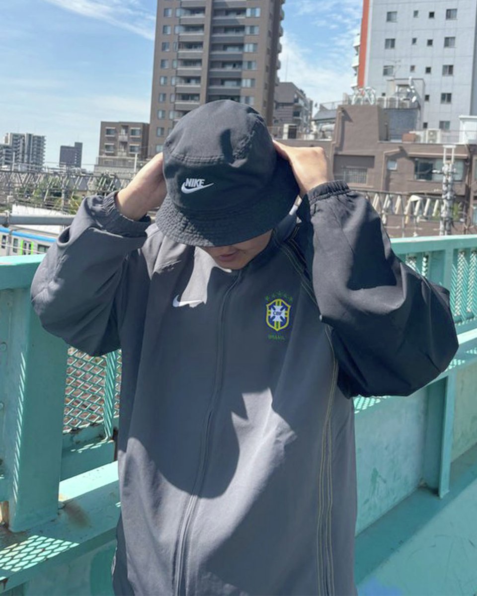 soccershop_kamo's tweet image. ／
本日はブラジル代表戦！🇧🇷
Reissue コレクションコーデ✨
＼

"柏店" スタッフのコーディネートをご紹介！

ブラジル代表 リイシュー トラックジャケット
➡️x.gd/WVt82

--------------------
身長：178cm
着用サイズ：Lサイズ
--------------------

ただいま「2025 AUTUMN…