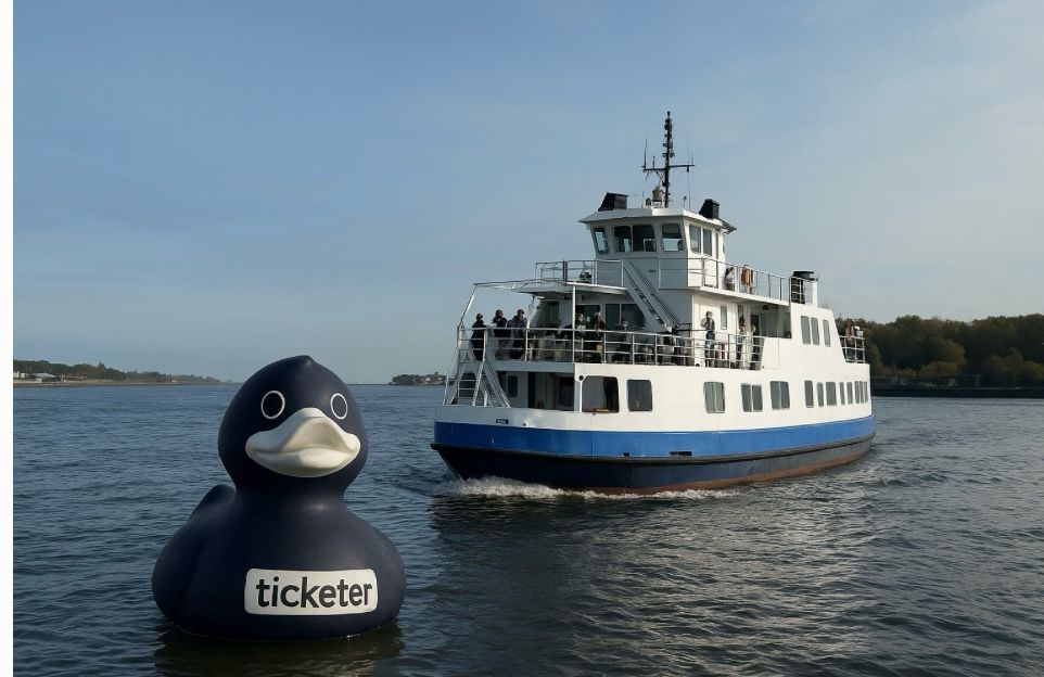 Ticketer_UK's tweet image. Whether it’s buses or boats, we help keep passengers moving! 🚌⚓
Customer Support Coordinator, George Green, couldn't resist taking a few photos of our tech while on the North ↔ South Shields ferry recently.
And with no #BilltheTicketerDuck on hand, George got creative with…