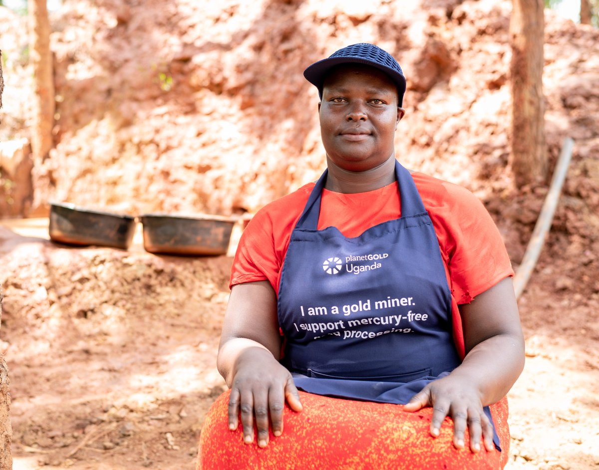 2/2 Thanks to these awareness sessions, miners like Monica &amp; her peers are switching to mercury-free methods like wet pan mills &amp; borax.
“We will live longer, our children will be healthier, and our food will be clean,” she says.