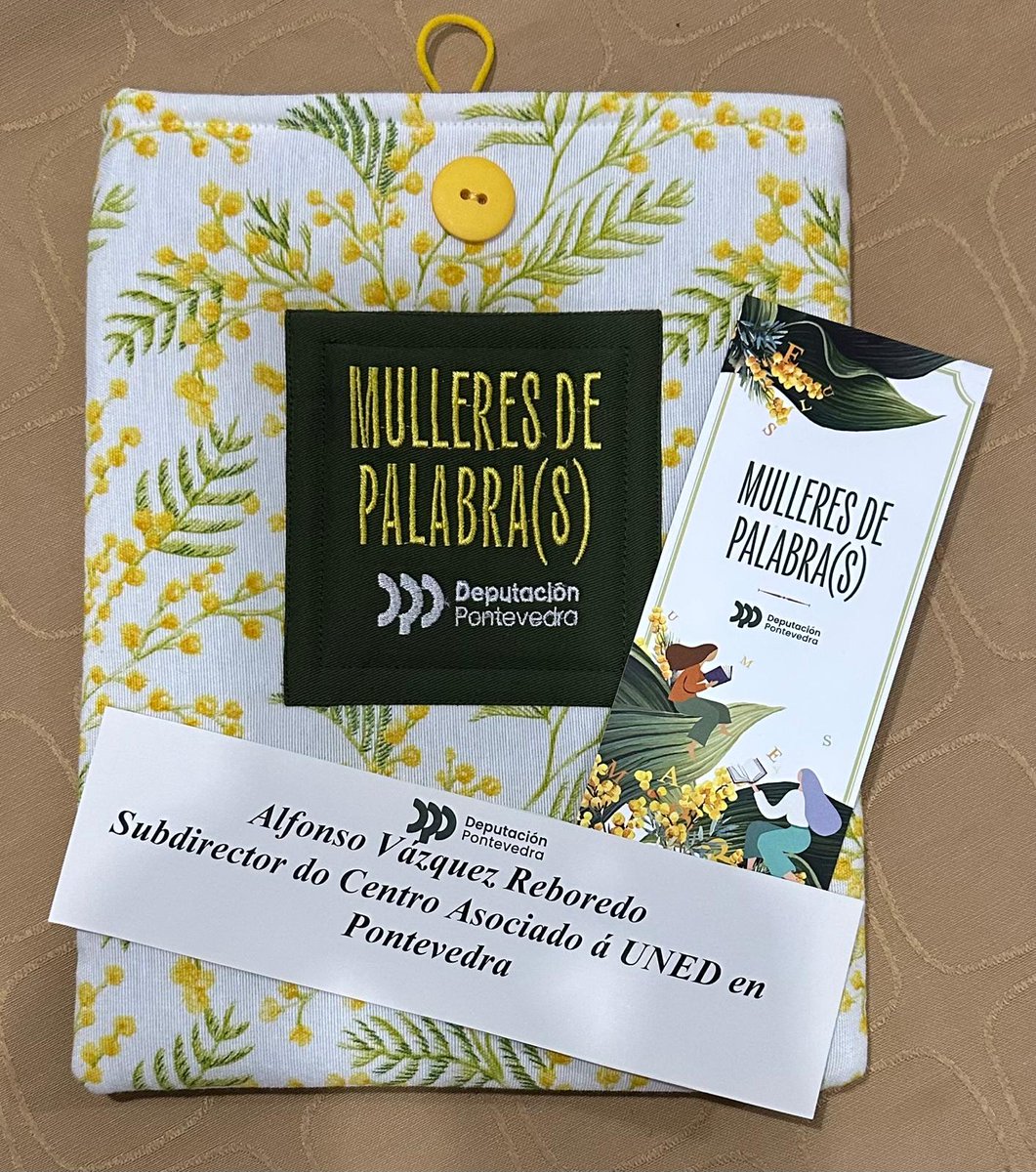 Onte tiven o pracer de asistir ao programa “Mulleres de palabra(s)” con motivo do Día das Escritoras, da man da <a href="/depo_es/">Deputación Pontevedra</a> 💜

Escritoras inspiradoras que constrúen e transforman o mundo coas súas palabras.

As palabras, cando nacen con conciencia, teñen o poder de cambialo todo.