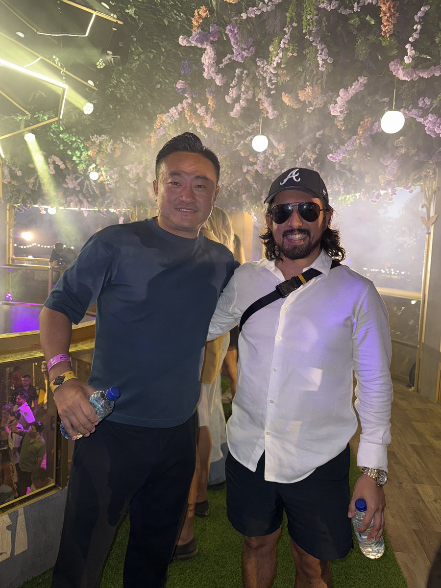 cryptomata_'s tweet image. Conociendo a Ben Fundador de Bybit en Tomorrowland Brasil 🇧🇷 GN !
