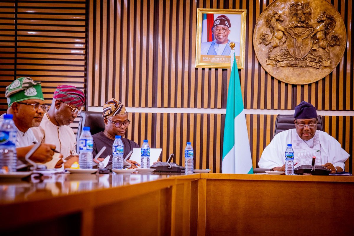 Galaxy Backbone tweet media