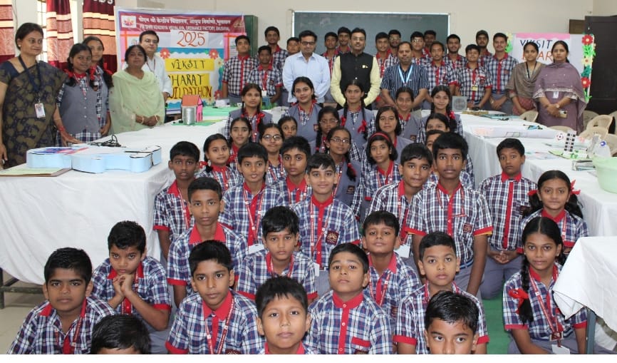 kvofbhusawal's tweet photo. Vikasit Bharat Buildathon 2025!!

#BharatInnovates
#YuvaCreates
#ViksitBharatBuildathon https://t.co/BeV9I8s3sZ