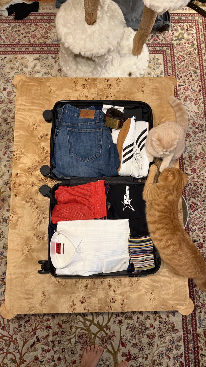 je prépare ma valise pour aller dodo demain à ma nouvelle école⭐️ devinez où :)