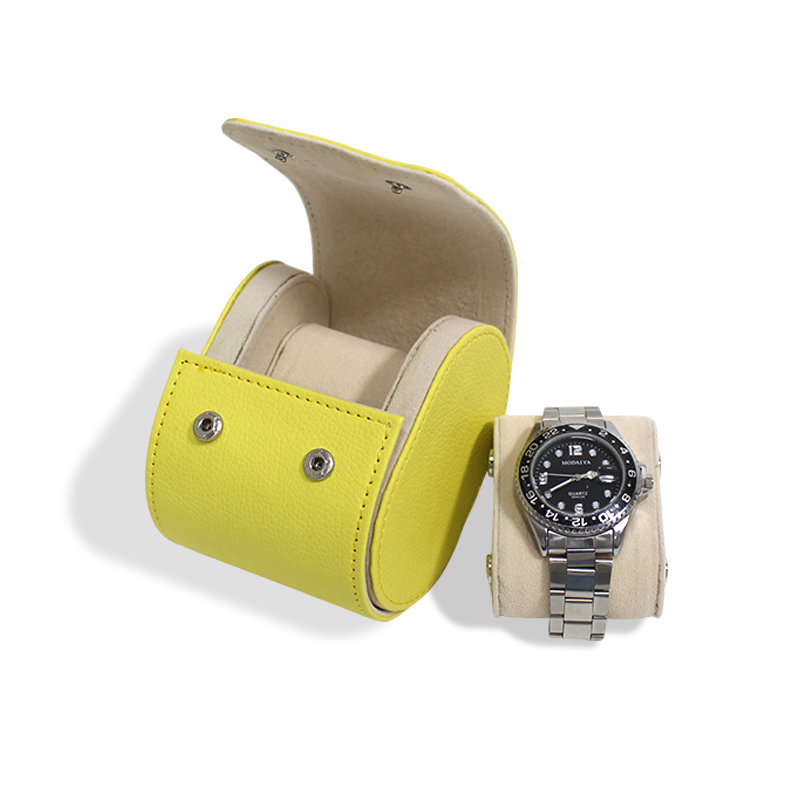 cfpackaging's tweet image. 🆕Elegant Leather Watch Box:storing and displaying your luxury timepieces. 
💯Soft Inner Cushion: Padded watch pillows securely fastened inside to protect your watches from scratches.  
📨Message us to request a sample or start your custom packaging project.
#watchbox #WatchBoxes