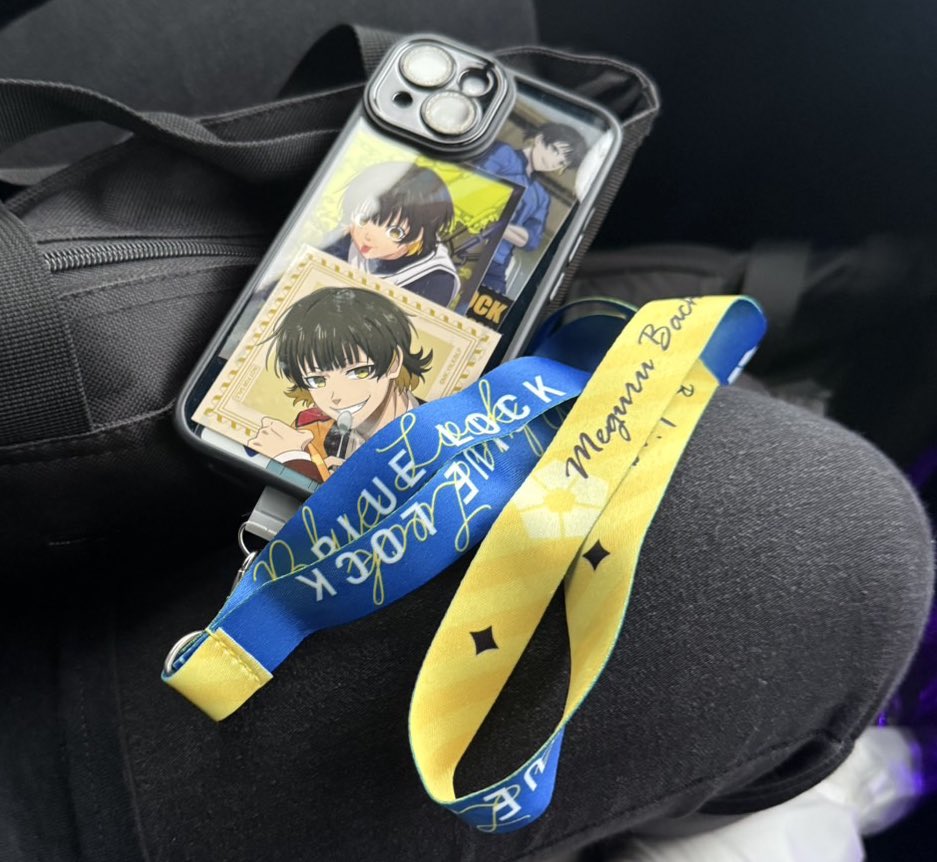 今まで何回もスマホがない！って騒いで一緒に探してくれたのにリュックに入っていて迷惑をかけた人各位

無くさないようにネックストラップを付けました。
今までごめんなさい(´-`)