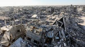 إلى أعدائنا الإسرائيليين:
لن تستردوا رفات جنودكم الأسرى ما لم تدخلوا المعدات الثقيلة إلى غزة.
بعض الجثث احترقت مع القصف العنيف، وذابت، وبعضها صار غباراً مع التفجيرات، وتطاير مع الريح، وبعض الجثث اختلطت بالركام الذي تم تجريفه مع البيوت والعمارات.
وإن كان لديكم عشرون جثة في غزة،