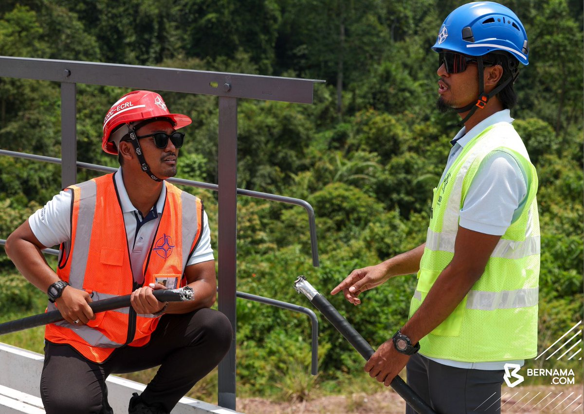 𝟑𝟐 𝐊𝐄𝐒 𝐊𝐄𝐂𝐔𝐑𝐈𝐀𝐍 𝐊𝐀𝐁𝐄𝐋 𝐄𝐂𝐑𝐋 𝐃𝐈𝐑𝐄𝐊𝐎𝐃𝐊𝐀𝐍 𝐃𝐈 𝐓𝐈𝐆𝐀 𝐍𝐄𝐆𝐄𝐑𝐈, 𝐊𝐄𝐑𝐔𝐆𝐈𝐀𝐍 𝐋𝐄𝐁𝐈𝐇 𝐑𝐌𝟑 𝐉𝐔𝐓𝐀

Pegawai Keselamatan dan Kesihatan Pekerjaan (SHO) China Communications Construction (ECRL) Sdn Bhd (CCCECRL) Seksyen 13, Mohd Zulhairi