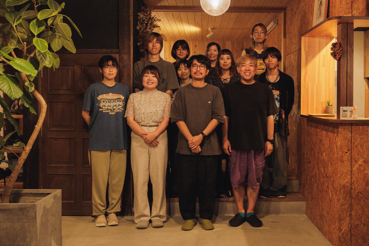 spicato Inc. (@spicato_inc) on Twitter photo 先日、デザイナーの友草さん(<a href="/tomokusa_design/">友草裕太/トモクサデザイン</a>)に、ロゴやパッケージの事例を交えた社内セミナーを開催していただきました。
実際の制作プロセスや作品を間近で拝見し、たくさんの学びと刺激をいただきました。
友草さん、貴重なお時間をありがとうございました! 先日、デザイナーの友草さん(<a href="/tomokusa_design/">友草裕太/トモクサデザイン</a>)に、ロゴやパッケージの事例を交えた社内セミナーを開催していただきました。
実際の制作プロセスや作品を間近で拝見し、たくさんの学びと刺激をいただきました。
友草さん、貴重なお時間をありがとうございました!