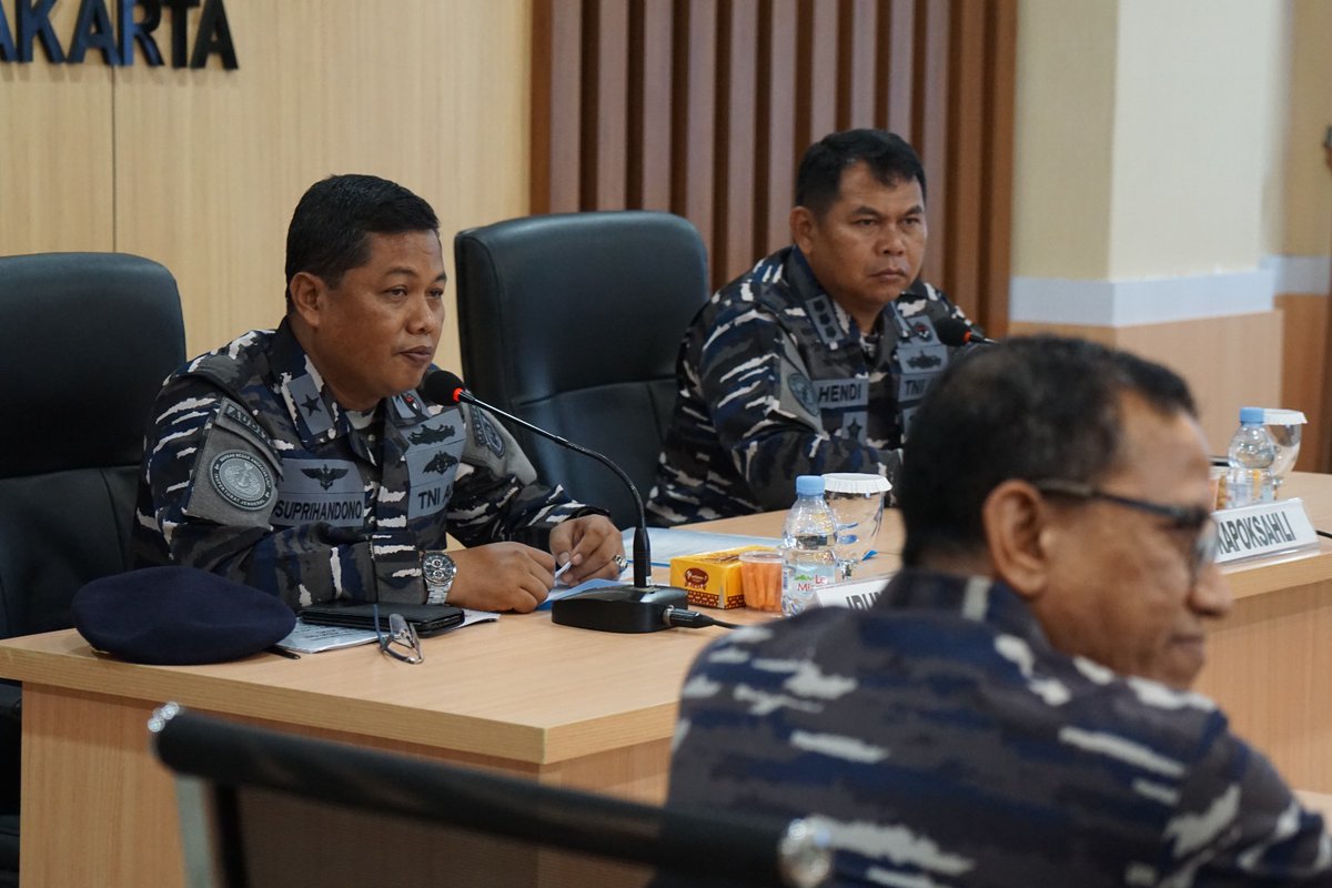 Kodaeral_III's tweet image. TAKLIMAT AWAL AUDIT ITJENAL TAHUN 2025 DI KODAERAL III RESMI DI BUKA

#tnial #tniangkatanlaut #jalesvevajayamahe #kodaeraliii #bhaktinalayudha