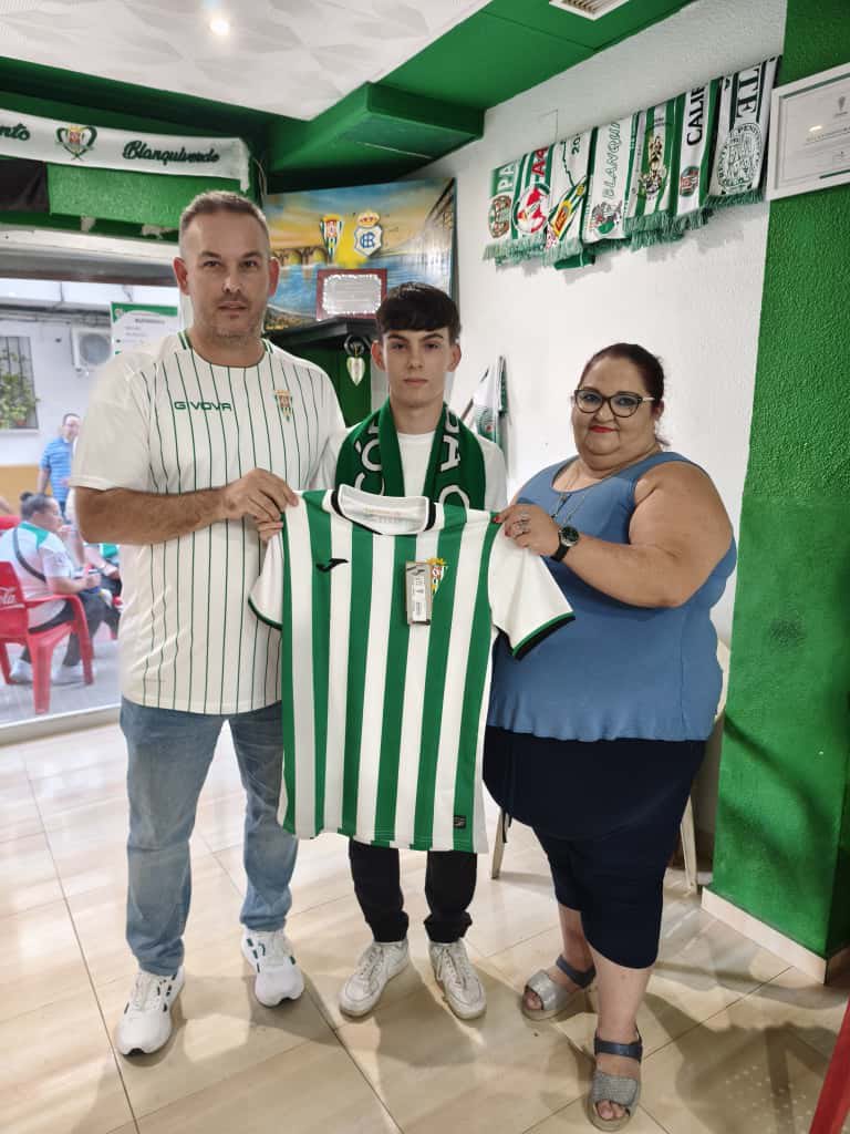 👏🏻 Ayer hicimos entrega del premio al ganador de la #PorraSentimientoBv de la pasada temporada.

🤩 Enhorabuena, <a href="/_lolines/">lolin</a> !