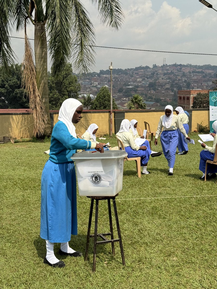 IrajiFoundation's tweet image. As Uganda approaches the 2026 elections, youth:
Democracy&apos;s core is your active participation through informed voting &amp;amp; holding leaders accountable.
Your voice shapes a just future.
#YouthEmpowerment #UgandaElections #DemocracyMatters #presidentialdebate
#UgVotes2026…