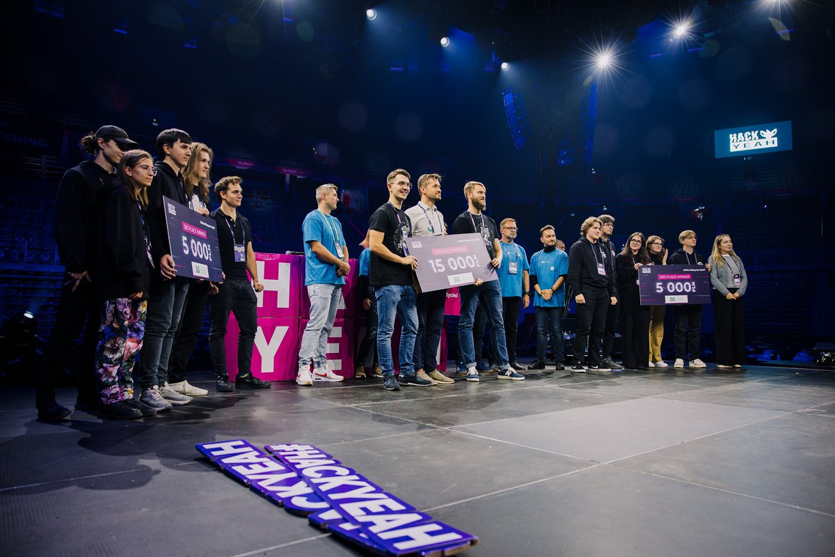 HackYeah's tweet image. In the LifeRun 🏃 task by ZUS at #HackYeah2025, these teams went the extra mile:

🥇 1st place: Zwinni Uparci Skuteczni [ZUS]
🥈 2nd place: Aniołki KRAKENA
🥉 3rd place: exportDefaultLet

Fast code, faster minds - that’s the HackYeah spirit! ⚡🚀