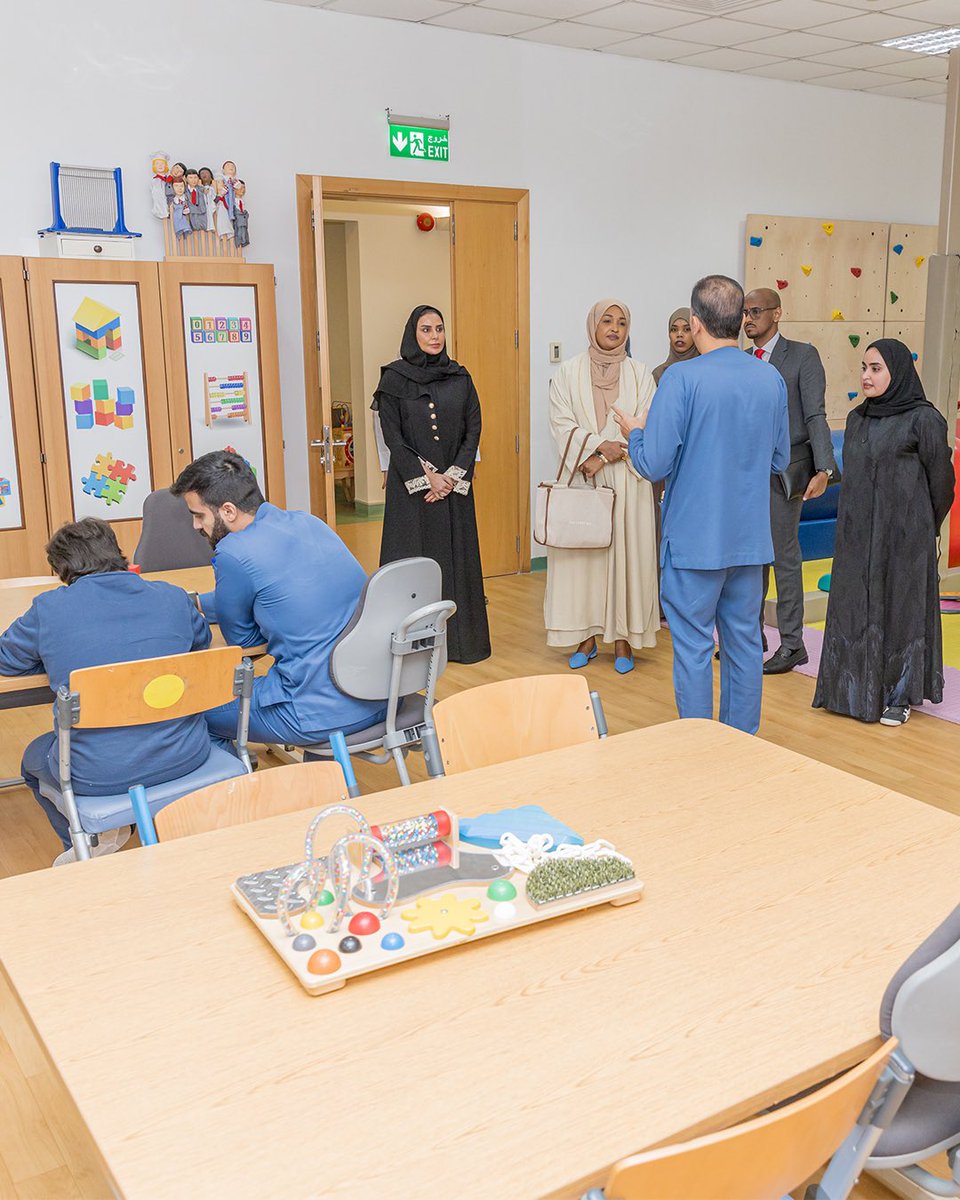 استقبل مركز الشفلح للأشخاص ذوي الإعاقة يوم الأحد الموافق 12 أكتوبر 2025، سعادة وزيرة الأسرة وتنمية حقوق الإنسان بجمهورية الصومال السيدة/ خديجة محمد المزوخي والوفد المرافق، وذلك في إطار تعزيز التعاون وتبادل الخبرات في مجال دعم وتمكين الأشخاص ذوي الإعاقة.